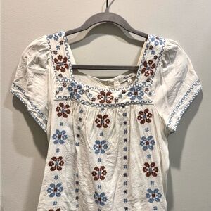Madewell Embroidered White and Blue Women's Top w/ Buttons on Back